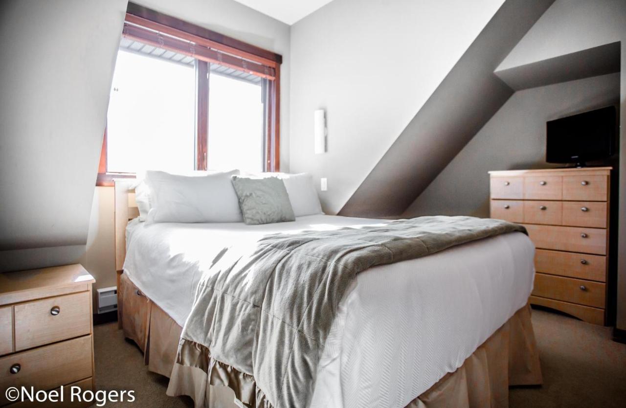 The Lookout - Top Floor Corner Unit With Stunning Views Villa Canmore Eksteriør billede