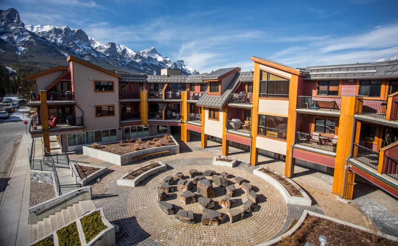 The Lookout - Top Floor Corner Unit With Stunning Views Villa Canmore Eksteriør billede