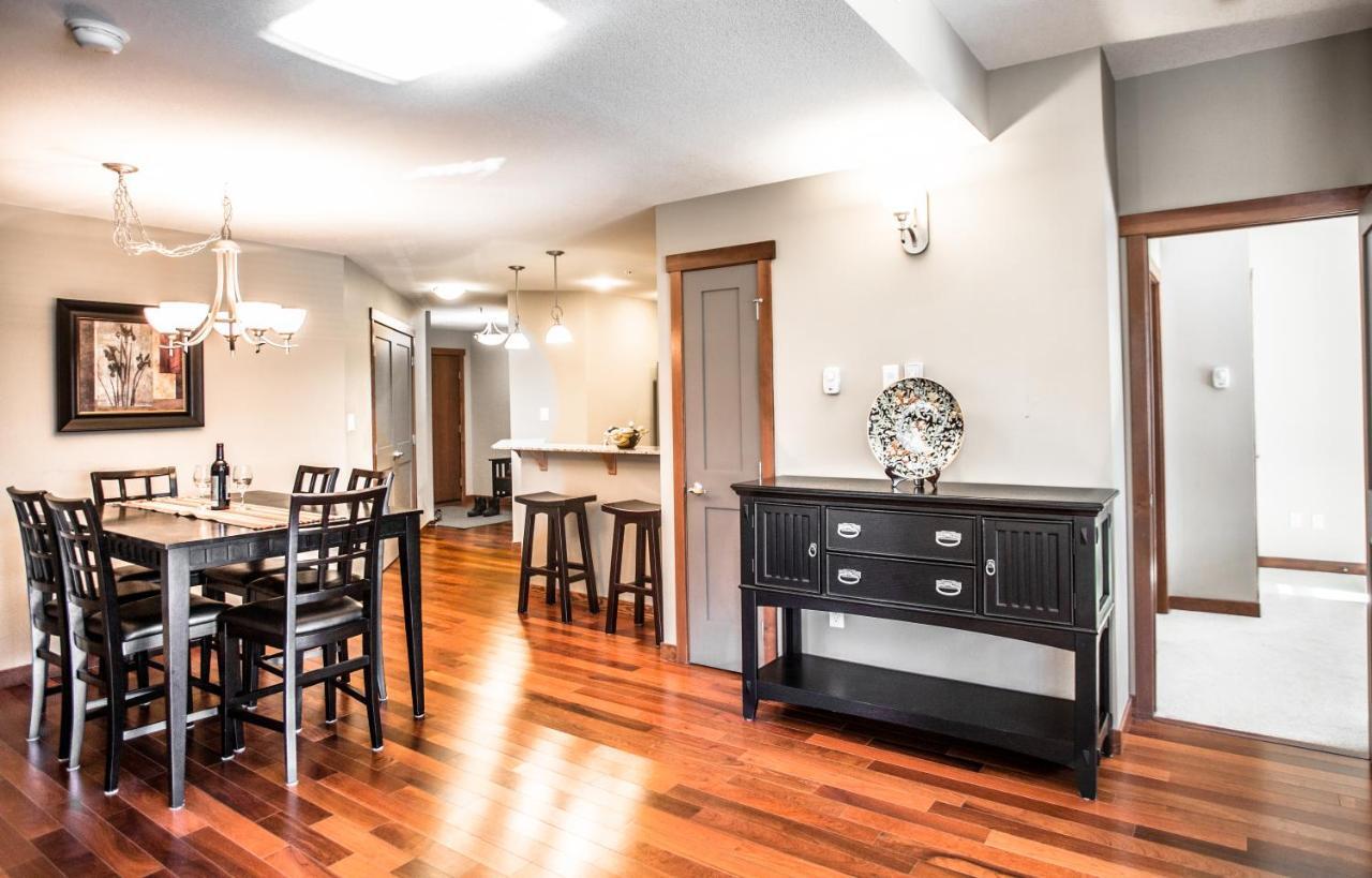 The Lookout - Top Floor Corner Unit With Stunning Views Villa Canmore Eksteriør billede